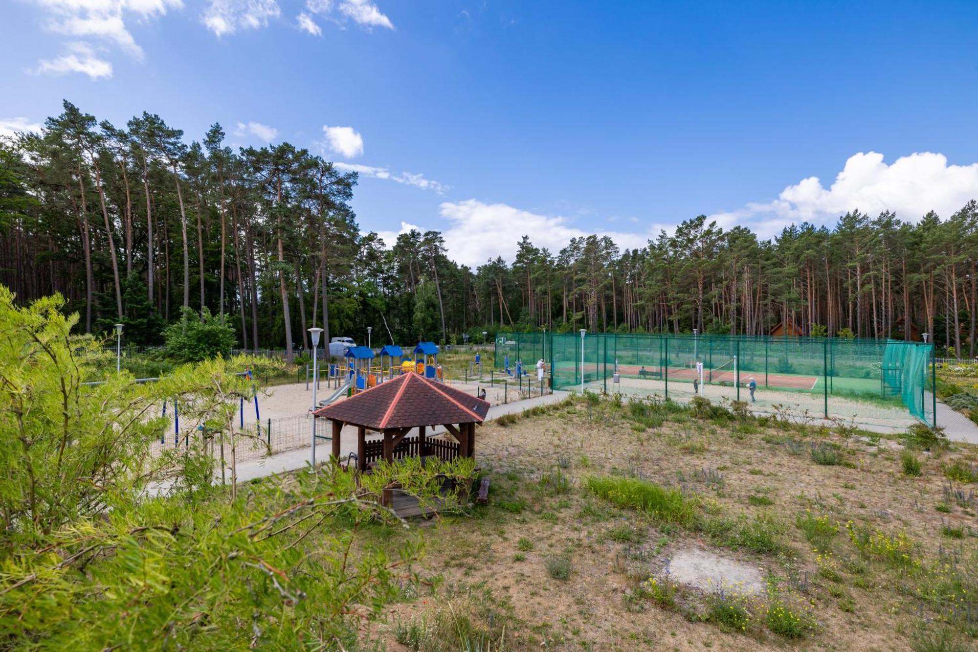 Aquamarina Apartment With Terrace - Close To The Beach - By Renters Miedzyzdroje Bagian luar foto