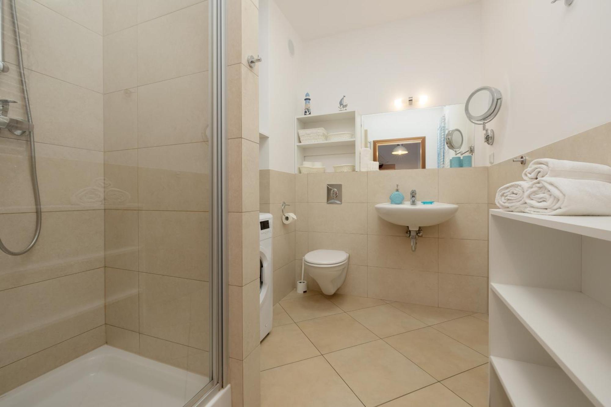 Aquamarina Apartment With Terrace - Close To The Beach - By Renters Miedzyzdroje Bagian luar foto