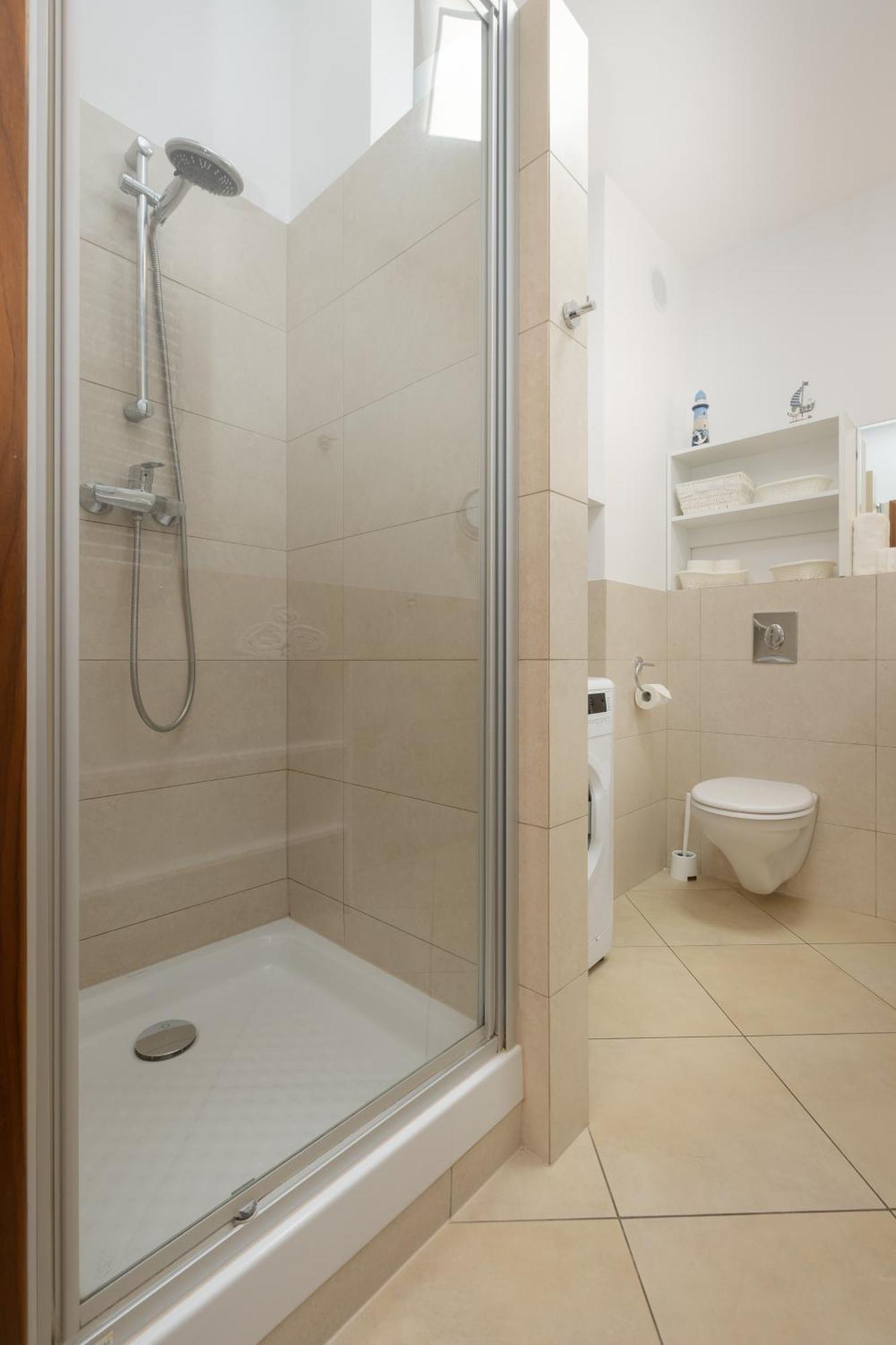 Aquamarina Apartment With Terrace - Close To The Beach - By Renters Miedzyzdroje Bagian luar foto