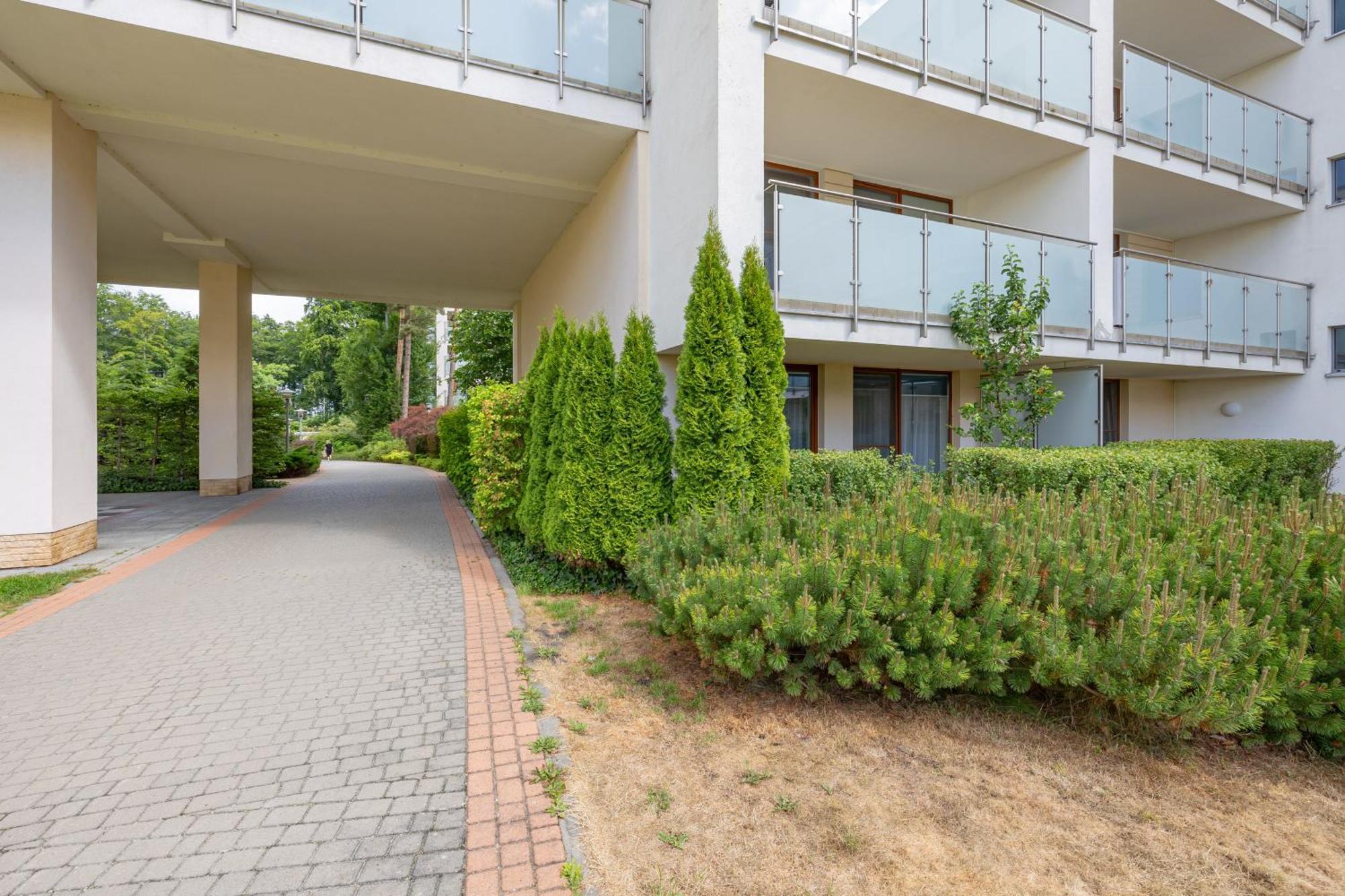 Aquamarina Apartment With Terrace - Close To The Beach - By Renters Miedzyzdroje Bagian luar foto